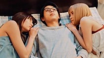 勝気な幼なじみ＆ミステリアス人気女優に下着姿で誘惑され…秘密のローションプレイにも赤面する『アカイリンゴ』第8話