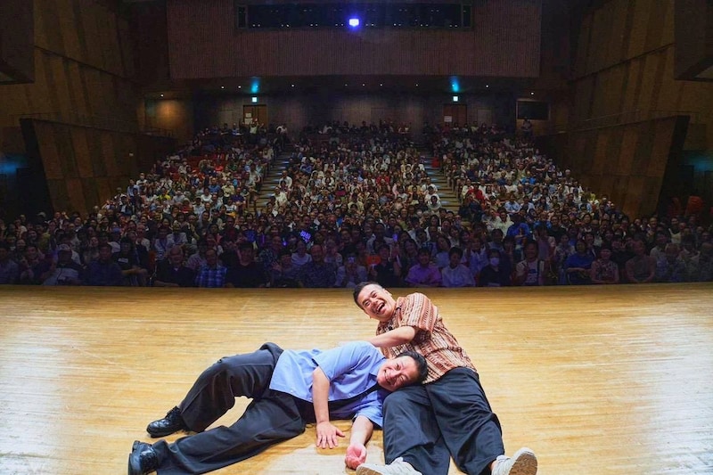 落語家が落語を封印した番組初イベント!ぶっちゃけトークで魅了した「鉄瓶・佐ん吉のコロコロラジオトークLIVE in あべの」イベントレポ