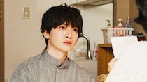 【先行入手】伊川（玉森裕太）が、由梨（森川葵）の夫の遺影を見ると…自分と“瓜二つ”！２年前に事故死⁉／ドラマ『マイ・フィクション』