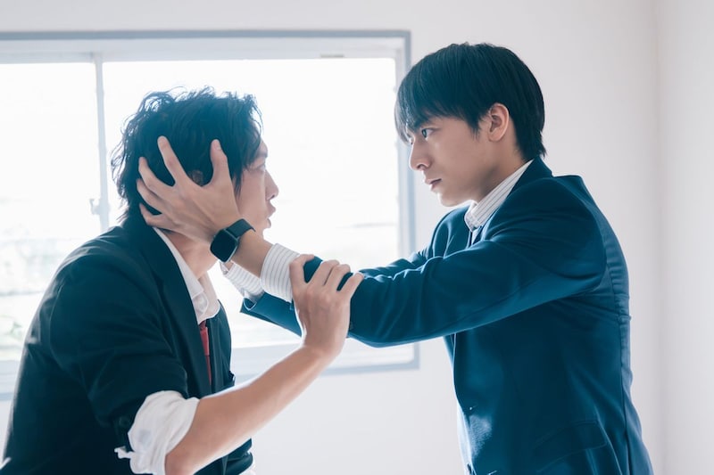 渡部秀・齋藤璃佑が1話のラストでロングキス…　実際に何秒か数えてみた！ドラマ『キスは捜査のあとで』　さらに…勢いよくキスしたあまり！？