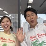 中村想人アナ　同期・大石とTシャツショット！（ABCテレビ）