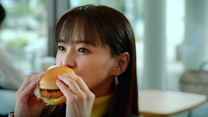 多部未華子「マクドナルド」冬の風物詩CMに5年連続出演 “今年中にやりたいこと”も明かす「家族と時間を…」