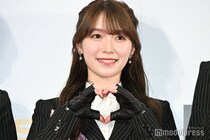 櫻坂46守屋麗奈、バルーンスカートから美脚スラリ 愛犬との秋散歩ショットに「すべてが理想」「センス抜群」の声