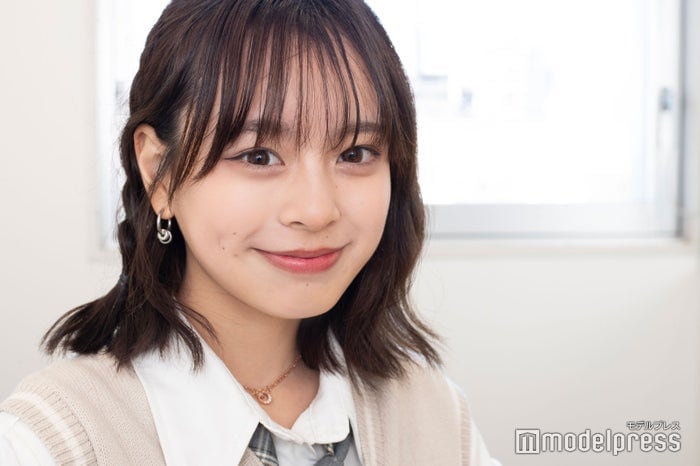 「今日好き」小國舞羽、美脚際立つデートコーデ披露「真っ直ぐで綺麗」「相手羨ましすぎる」と反響