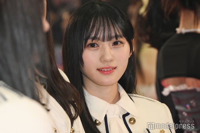 乃木坂46川崎桜、シースルーパンツ衣装に絶賛の声「スタイルの良さ際立つ」「大人っぽい」