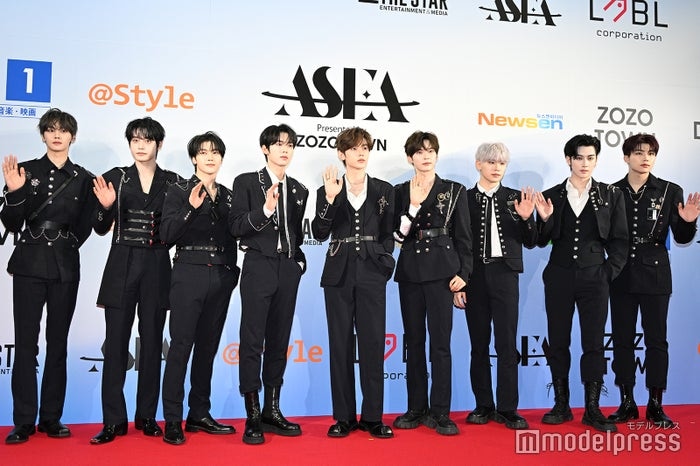 ZEROBASEONE、活動2ヶ月延長を報告「大きな愛に応えたいというメンバーの同意によるもの」