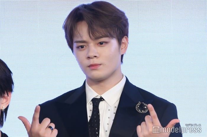 活動終了発表のJO1鶴房汐恩、グループ・ファンへの思いつづる「同じ活動ができなくなりますが心は一つ」オンカジ利用で6月より活動休止していた【コメント全文】