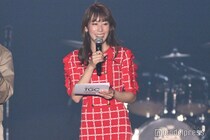 元NHK中川安奈アナ、ピンクミニスカゴルフウェア姿に絶賛の声「脚が長い」「着こなし素敵」