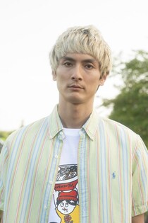 高良健吾、約7年ぶりテレ東出演「俺たちバッドバーバーズ」謎だらけの男役に レギュラーキャスト勢揃いの予告映像も解禁