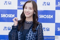 都丸紗也華「攻めてるかな」初披露の水着姿も カレンダーに手応え