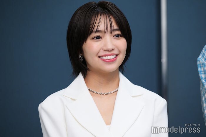 大原優乃、デコルテ＆美背中際立つキャミワンピ姿披露「可愛すぎる」「透明感すごい」と反響