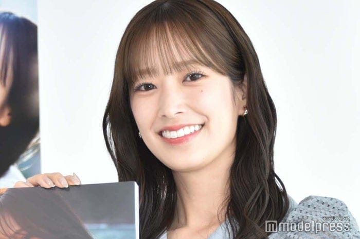 元日向坂46佐々木久美、白T×スウェットで美ウエストチラリ「ラフなコーデが絵になる」「理想のスタイル」と反響