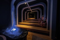 “鯨・イカ・唐津焼”のユニークなサウナを体験！佐賀「JIN6サウナ」水風呂で海に漂う浮遊感を