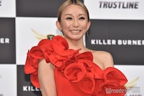 倖田來未“超ミニ”＆ブーツで大人のストリートコーデ「鍛えられた綺麗な脚」「最強に可愛い」の声