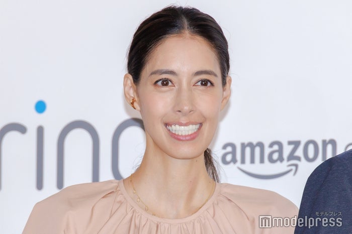 森泉、“ラルフローレン風”自宅の豪華クリスマスツリー披露「おしゃれで素敵」「真似したい」の声