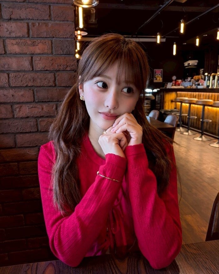 【港区キャバ嬢が選ぶ2025年ベストコスメ】肌が「ツルン」選び抜かれたパック&薬局にある保湿アイテム…美肌でバズった美女の愛用品