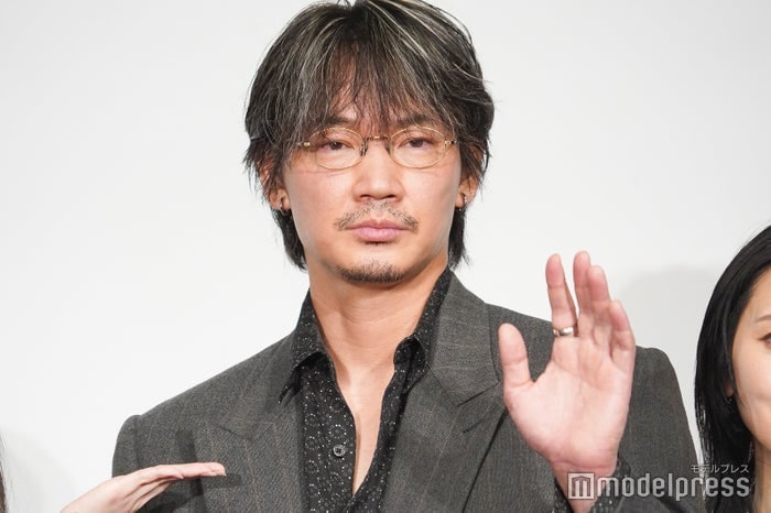 綾野剛「父性がわいた」新人女優からの“サプライズセリフ”明かす【星と月は天の穴】