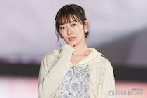 渡辺美優紀、美脚スラリのレギンス姿＆ワンショルコーデに絶賛の声「全部可愛い」「全方位スタイル完璧」