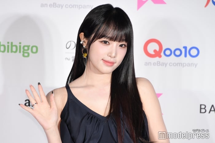 IZ*ONE出身イェナ、羽つき妖精風ドレスから美脚全開「圧巻のスタイル」「可愛すぎる」と熱視線