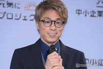田村淳、娘2人と豪華クリスマスツリー飾り付け「大きくてゴージャス」「娘さん可愛い」と反響