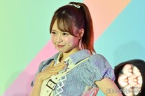 AKB48グループ4代目総監督、美脚ショーパン姿公開 銀杏並木ショットに「透明感すごい」「秋の妖精みたい」と反響