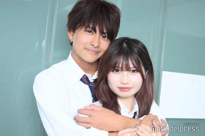 「今日好き」“けんみあカップル”藤田みあ＆中村健太朗、密着“クリパ”ショット公開「サンタコス可愛すぎ」「ラブラブオーラ全開」と反響