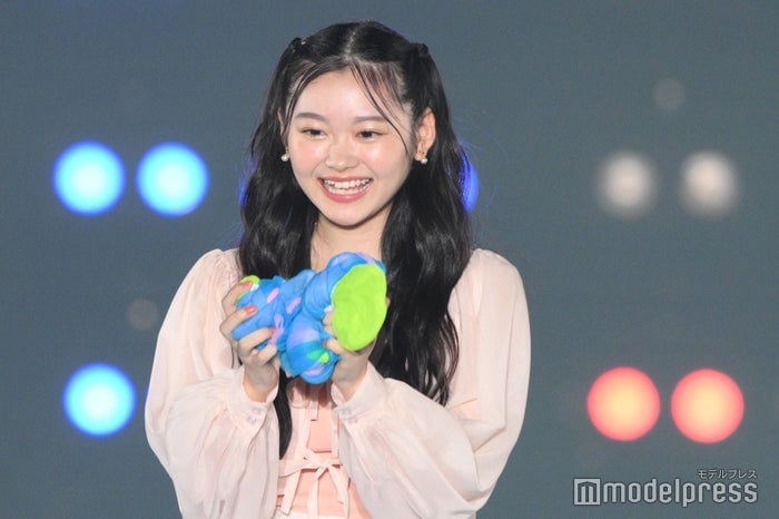 「御上先生」生徒役女優、20歳誕生日に幼少期ショット公開「ぷくぷくでめっちゃ可愛い」「小さいころから完成してる」の声