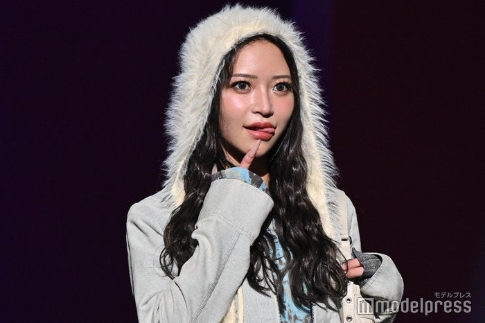 美人YouTuber、美脚際立つミニスカ姿で夜の六本木満喫「オーラがすごい」「圧巻のスタイル」と絶賛の声