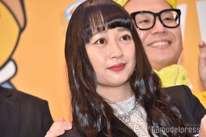 スパイク小川暖奈、冬のショーパンコーデで美脚披露「センス抜群」「真似したい」の声