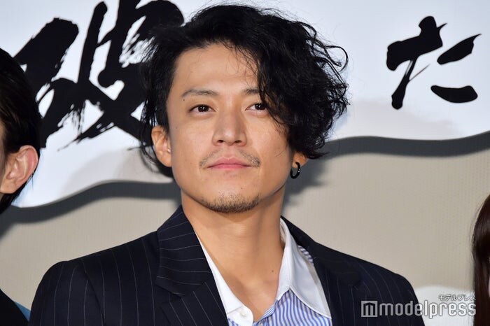 小栗旬、入れ替わりたい人気俳優は?「銀魂」驚きの撮影裏側に迫る【名作プレイバック】