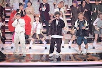 【紅白本番】「イケナイ太陽」サプライズ登場の人気芸人話題「びっくりした」「まさかの」