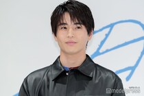 中沢元紀、書道で達筆披露 “今年の漢字”に「力強くてかっこいい」「知的さ感じる」の声
