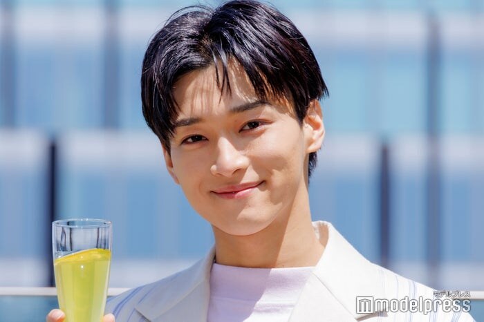 松本怜生、“溺愛”甥っ子抱っこ写真に反響「新鮮」「尊い世界」