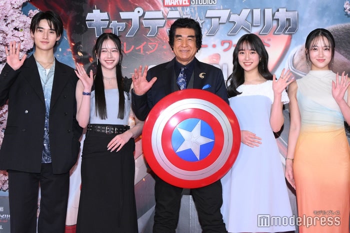 藤岡真威人、父・藤岡弘、女優姉妹らとファミリーショット披露「美男美女揃い」「遺伝子強い」と反響