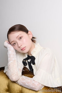 畑芽育、バラエティ・ラジオでの“ありのまま”に隠された母親からの言葉「クレヨンしんちゃん」ひまわり役バズへの思いも【モデルプレスインタビューVol.2】