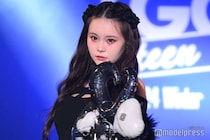 美人YouTuber、美脚透けるタイツコーデでディズニー満喫「新年から可愛いすぎ」「遭遇したい」と反響