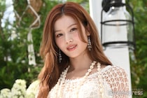 TWICEサナ、ベッドでのスポブラ姿など公開「スタイル良すぎ」「女神みたい」と絶賛の声