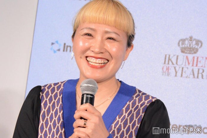 丸山桂里奈、愛娘と「まじで同じ顔」2ショットに反響「可愛すぎる」「ほっこり」