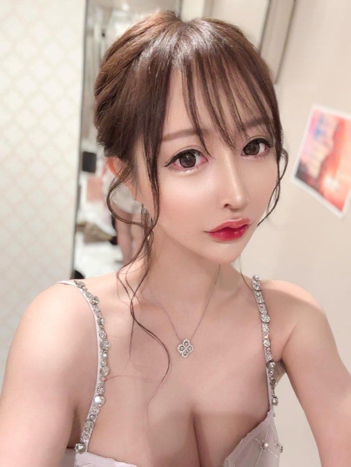 「怒ってても顔可愛い」「ツンデレ？」港区爆美女がTikTok開設 初投稿から高再生数で注目集める