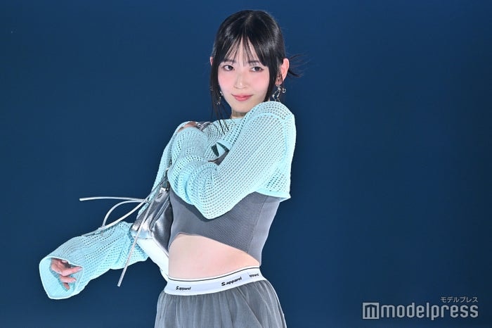 鈴木愛理、素肌際立つベアトップ姿にファンうっとり「可愛いが渋滞」「華やかな色味が似合ってる」