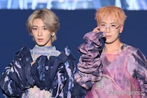 MAZZEL・NAOYA＆HAYATO、初ペアランウェイで笑顔封印 ウィンク&メガネずらしにファン悶絶【TGCしずおか2026】