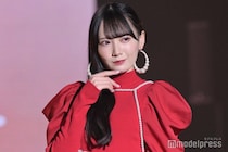 ≠ME鈴木瞳美、ミニスカ制服から美脚輝く「天使」「透明感が半端ない」と反響