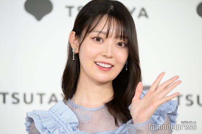 元乃木坂46メンバー、爽やかミニワンピで美脚スラリ「プリンセスみたい」「ロングブーツ似合う」と絶賛の声