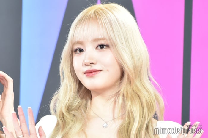 IVEリズ、美脚際立つチア衣装姿でのTWICEダンスが話題「可愛さが限界突破」「お人形さんみたい」