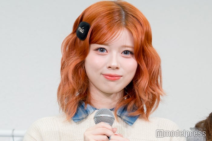 NiziUリク、金髪ロングの“制服ギャル”姿話題「一瞬誰かと」「可愛すぎて天才」