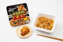 セブン、名店「ぶぶか」監修“ななチキと食べる”限定油そば登場 特製スパイスとザクザク食感が食欲そそる