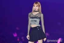 BLACKPINKリサ、全身シースルードレスで美スタイル透ける「凄い衣装」「異次元のオーラ」と反響