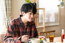 【元科捜研の主婦 第1話】新米刑事・道彦（横山裕）、元科捜研エースの妻・詩織（松本まりか）と難事件に挑む