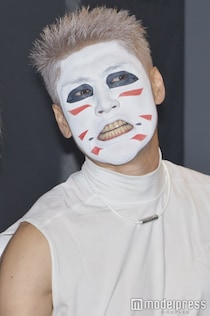 ゴールデンボンバー樽美酒研二、“白塗りなし”セット前の天パ披露「ギャップすごい」「レアな姿見れた」の声