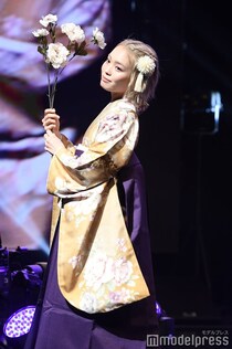 「今日好き」田中陽菜、金髪×和服で美しさ際立つ「大人の色気出てる」と反響【学生ランウェイ】